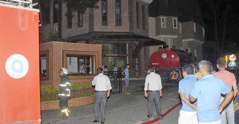 Otel deposunda yangın