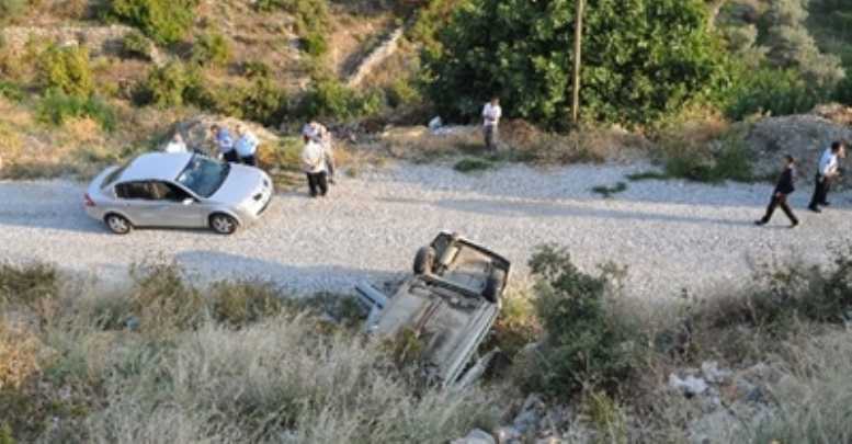 Otomobil şarampole yuvarlandı