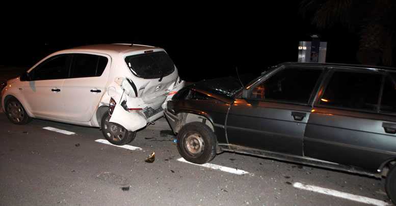 Park halindeki otomobile çarptı