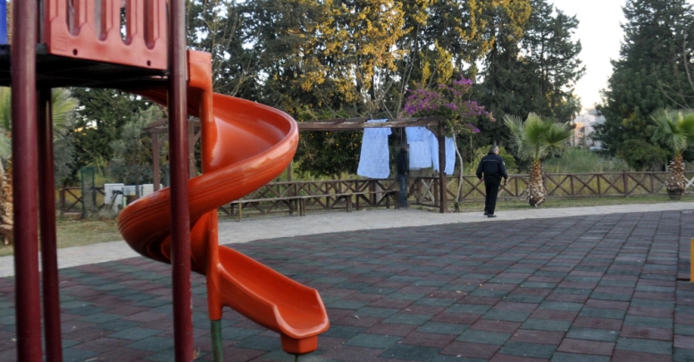 Parkta intihar etti