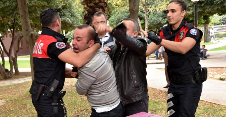 Parkta kan aktı