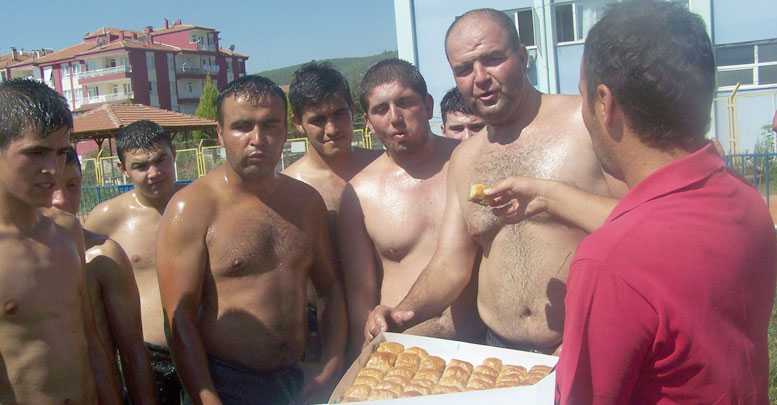 Pehlivanlara tatlı
