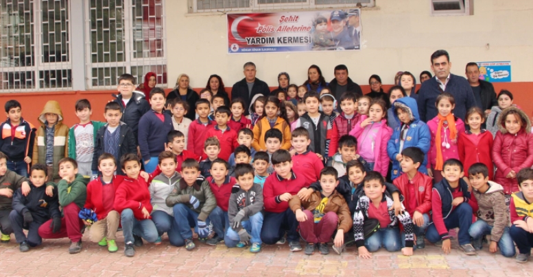 Şehit aileleri için kermes