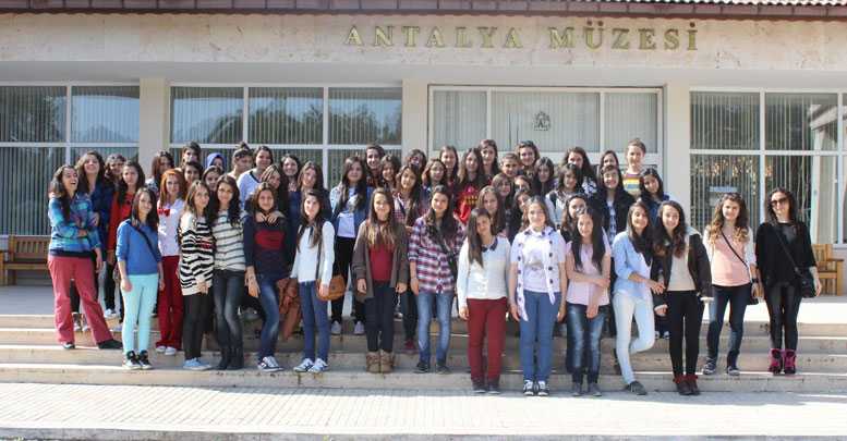 Seyyahlar Antalya’yı gezdi