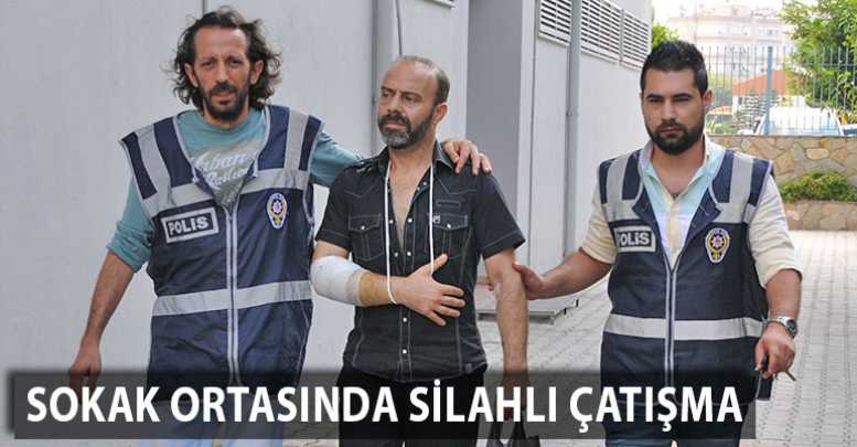 Sokak ortasında silahlı çatışma