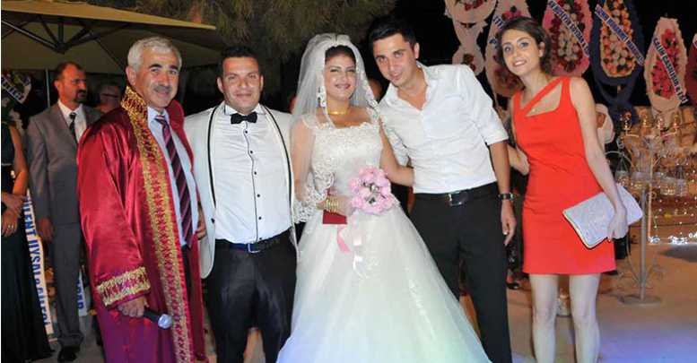 Topçu, sekreteriyle şoförünü evlendirdi