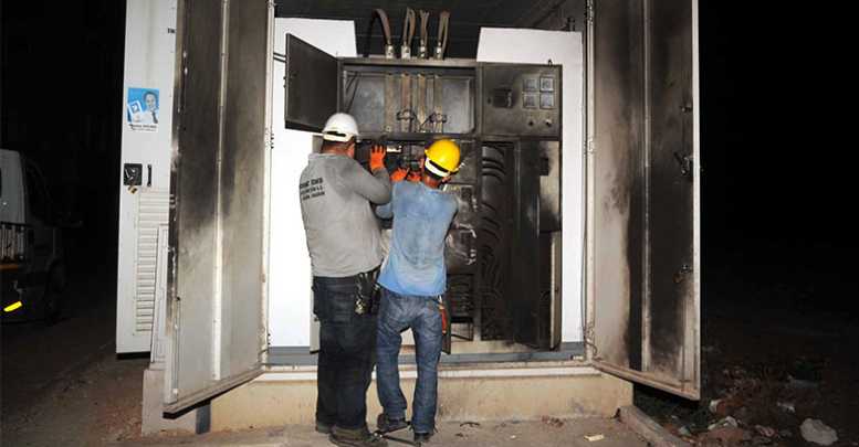 Trafo patladı mahalle karardı