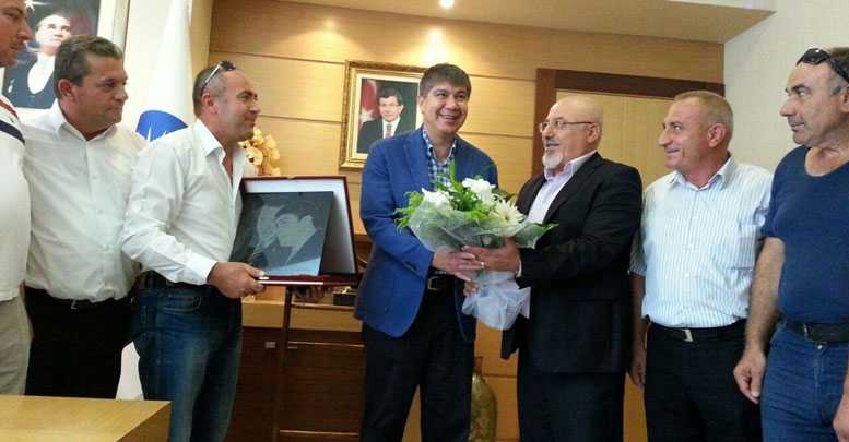 Türel’e anlamlı hediye