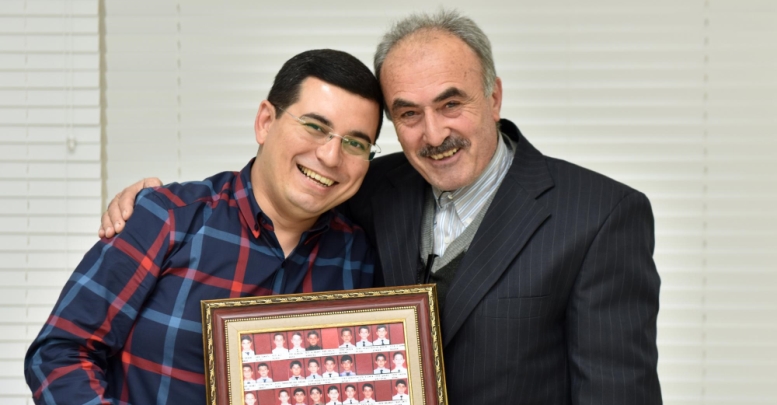 Tütüncü’ye öğretmeninden sürpriz
