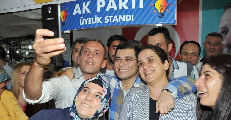 Tütüncü’yle selfie yarışı