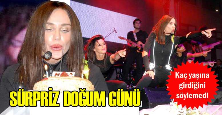 Ünlü popçuya sürpriz doğum günü