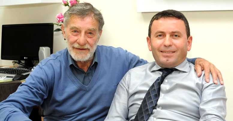 Usta oyuncu hastanede dost ziyaretinde