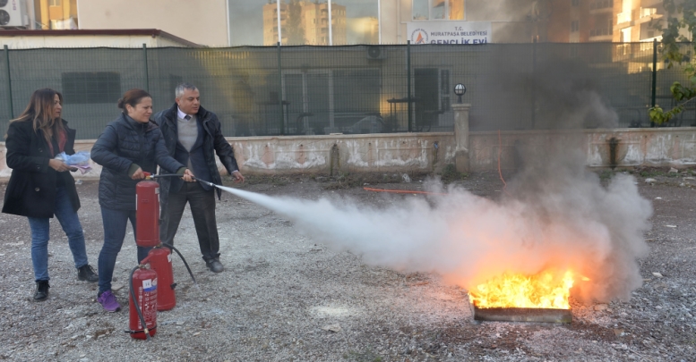Uygulamalı yangın tatbikatı