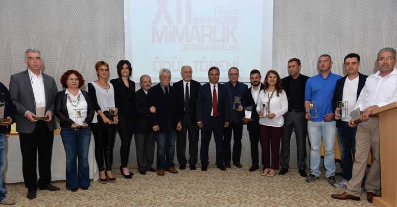 Uysal ödül dağıttı