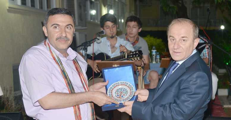 Vali Öztürk Karadenizliler Gecesi’nde