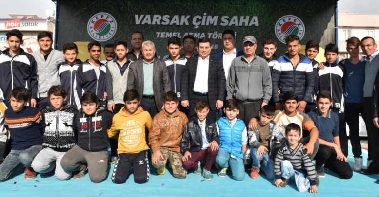 Varsak'a çim saha