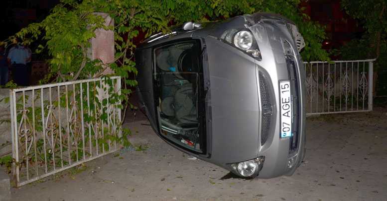 Virajı alamadı bahçeye girdi