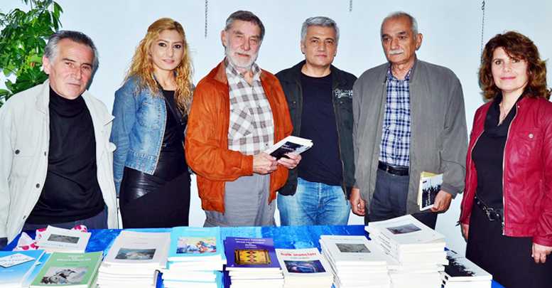 Yazarın çifte roman sevinci